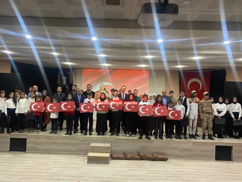 Kaymakamımız Ömer Tuğrul KUNDAKÇI, 12 Mart İstiklâl Marşı'nın Kabulü ve Mehmet Akif Ersoy'u anma programına katıldı.