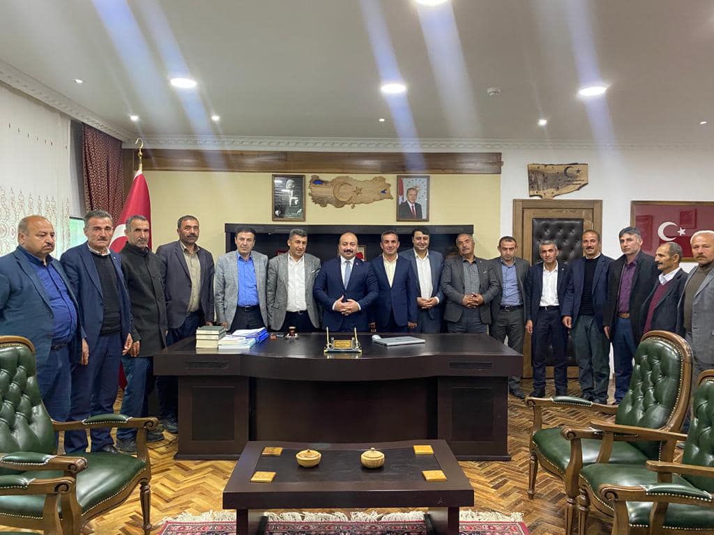 Mahalle Muhtarlarımız, Kaymakamımız Onur ALİMOĞLU’nu makamında ziyaret ettiler.